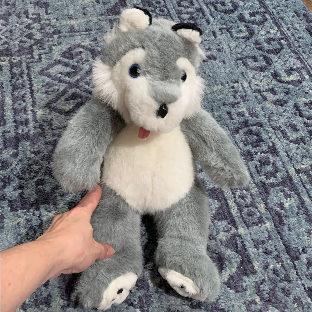Cute husky dog sits 10” high,great condition w pink tongue and short tail